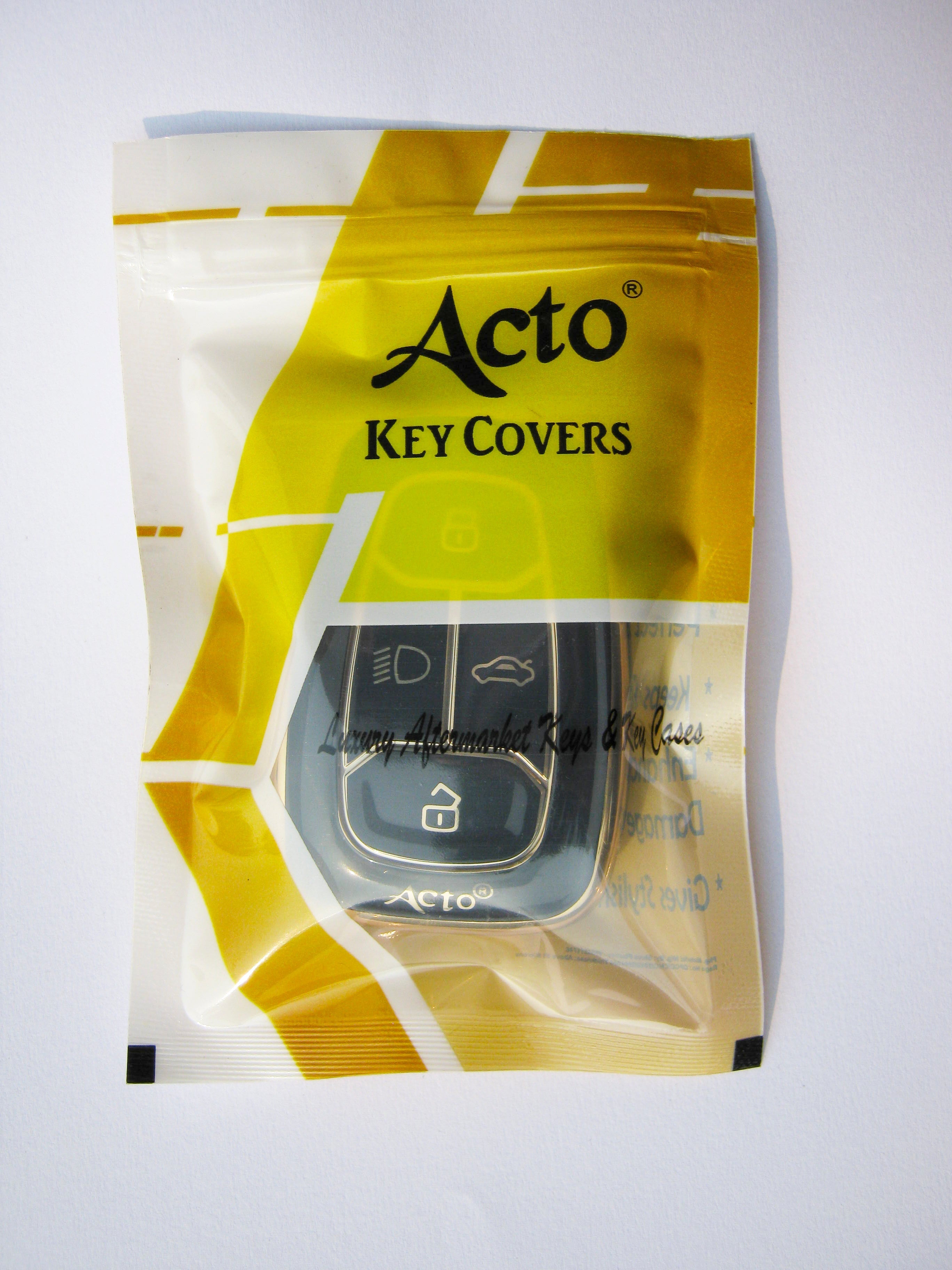 Acto TPU Gold Series Car Key Cover With TPU Gold Key Chain For Audi Q3